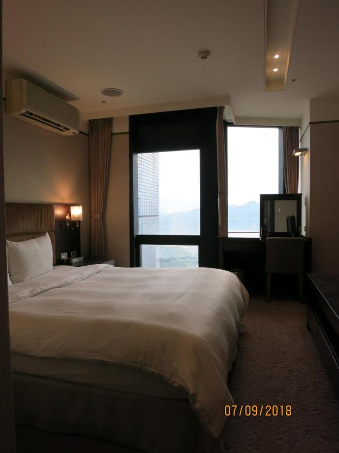 Rhine Inn Chilung Exteriör bild
