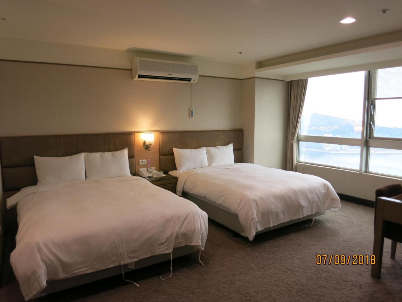 Rhine Inn Chilung Exteriör bild